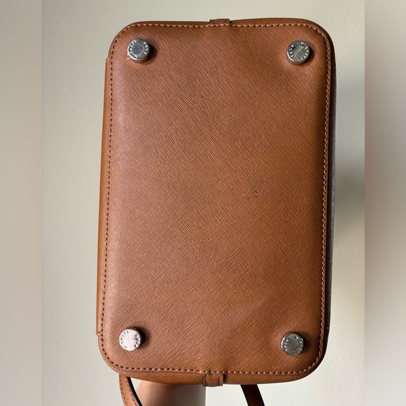 Michael Kors Tan tote bag - Picture 11 of 11